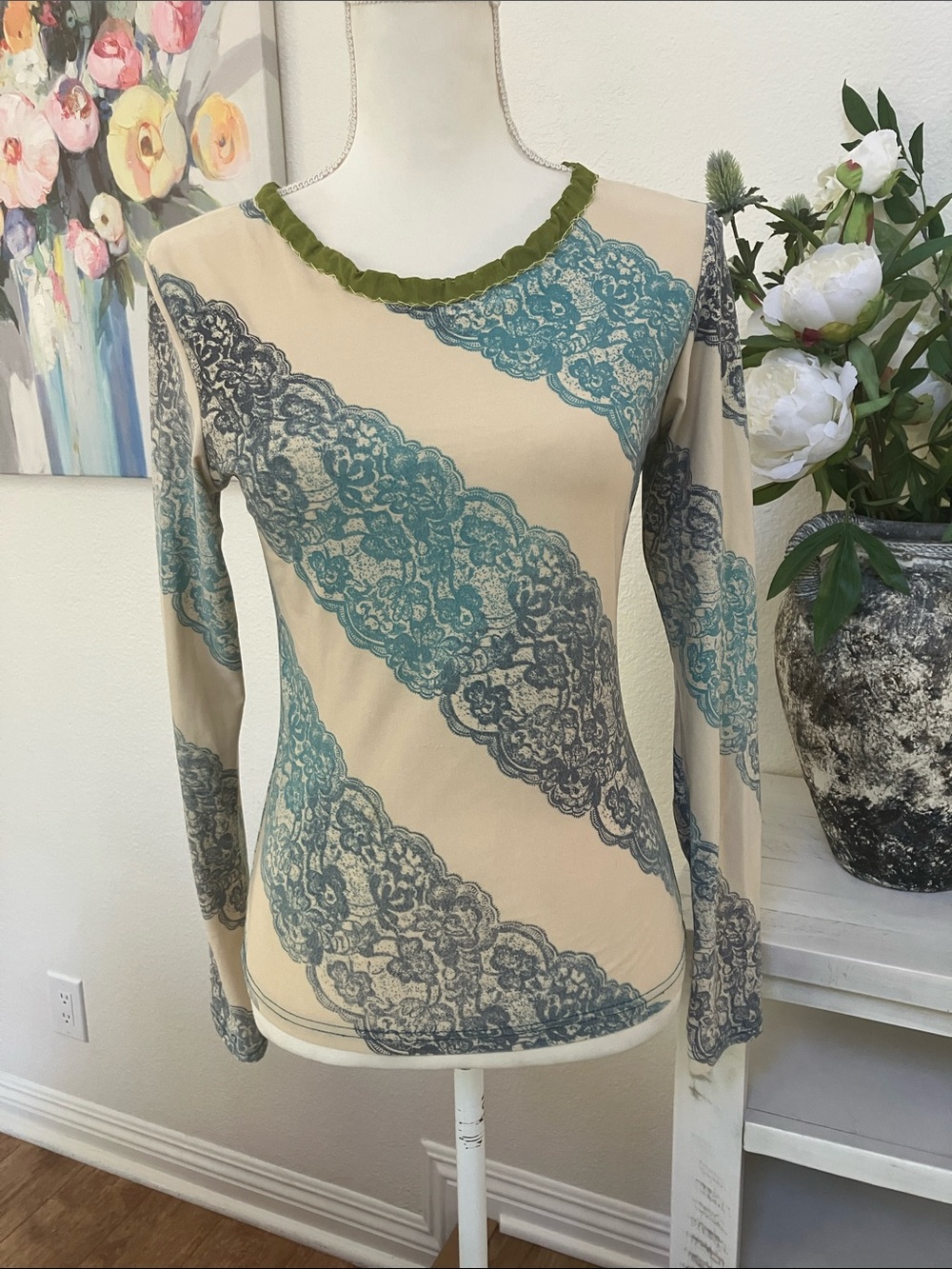 Beige Fairycore Long-Sleeve Lace-Print Tee with Teal Accents